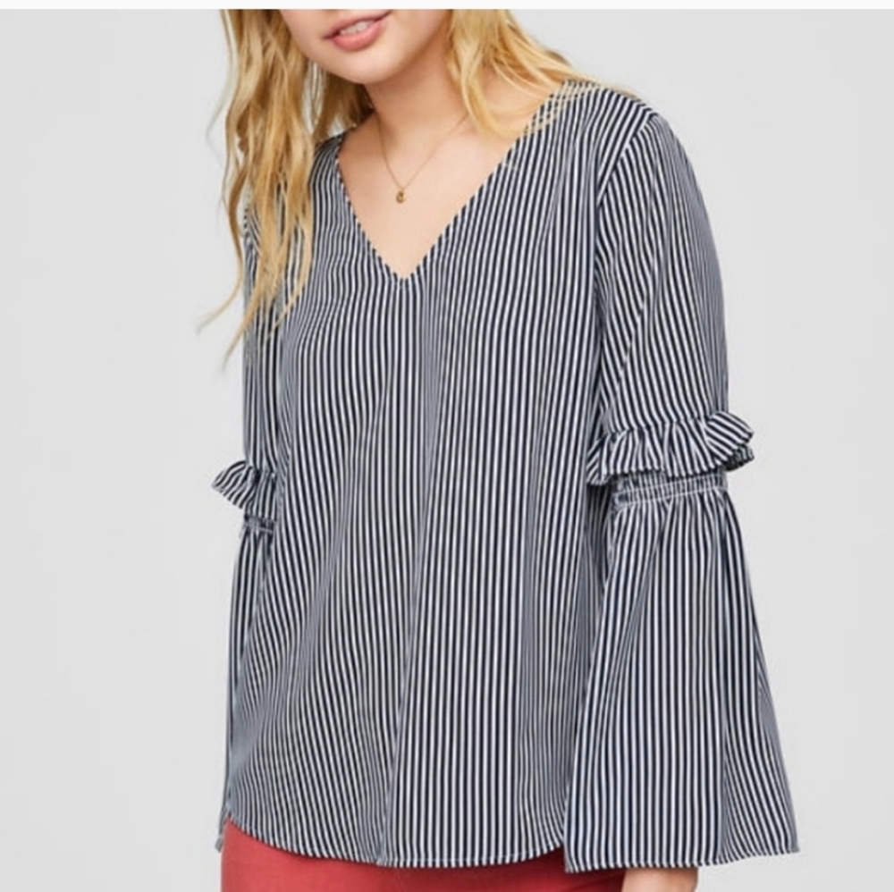 LOFT (M) Bell-Sleeve Lightweight Top EUC